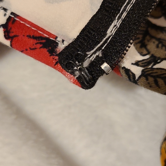 COPY - Hot topic 2011 skulls and guns swing dress - Picture 4 of 9